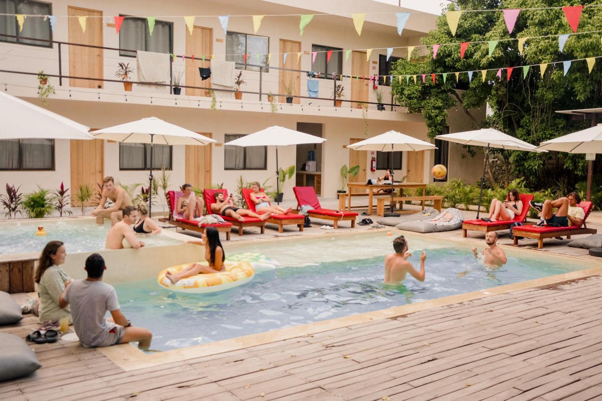 Che Valladolid Hostel & Bar Adults Only Exteriör bild
